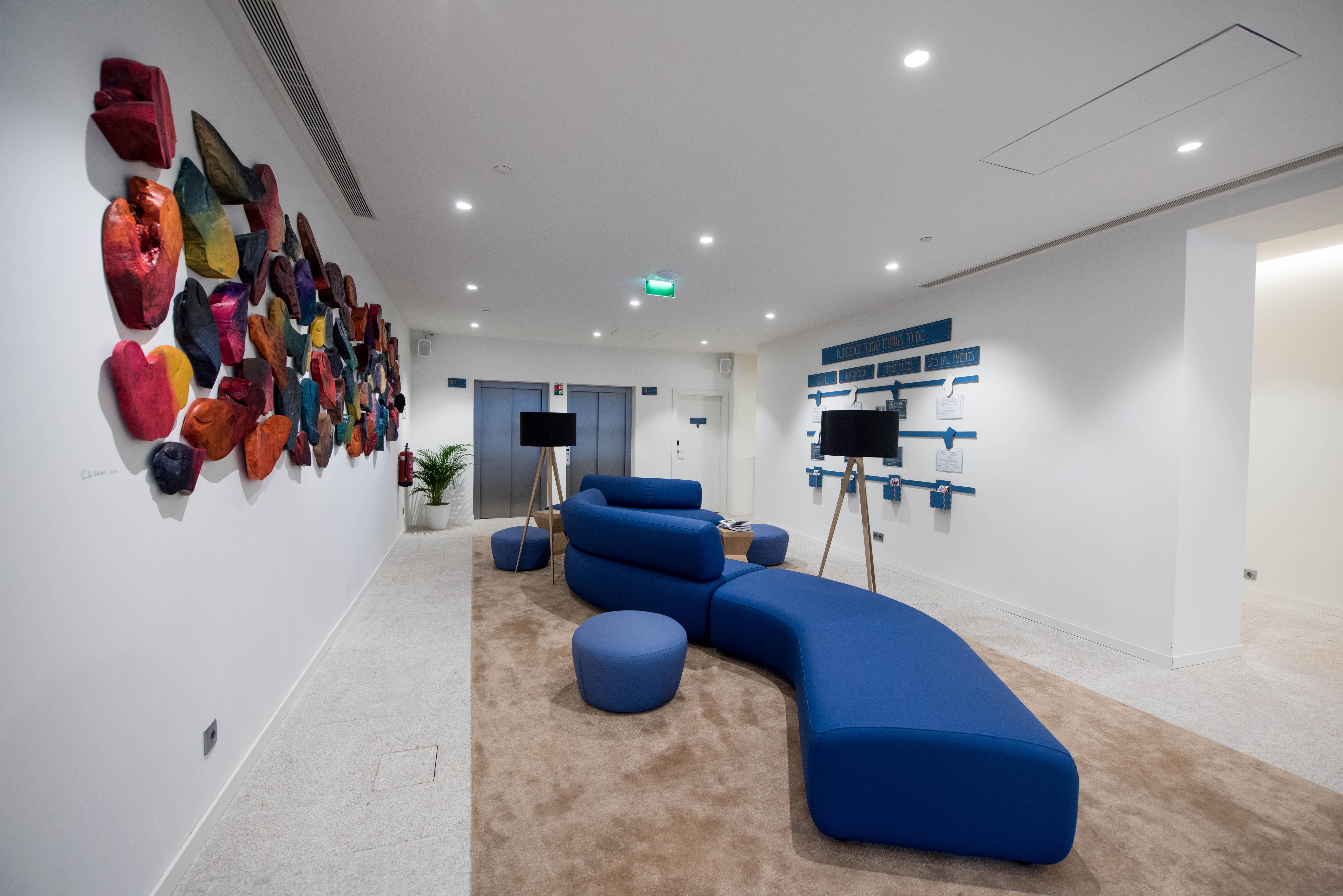 Bluesock Hostels Πόρτο Εξωτερικό φωτογραφία The waiting room at the hospital
