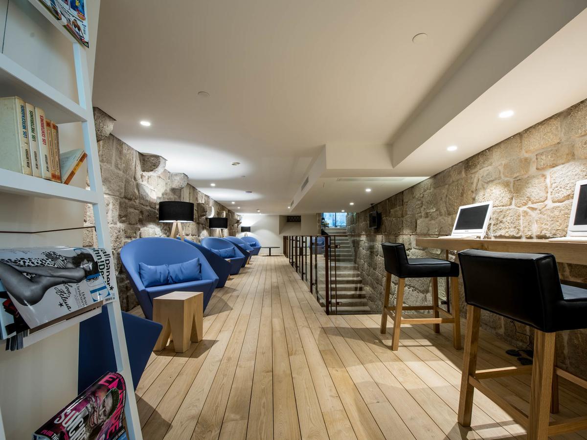 Bluesock Hostels Πόρτο Εξωτερικό φωτογραφία Library