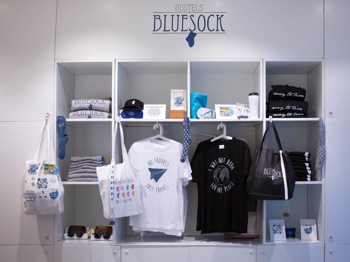 Bluesock Hostels Πόρτο Εξωτερικό φωτογραφία Blue Sock Shop