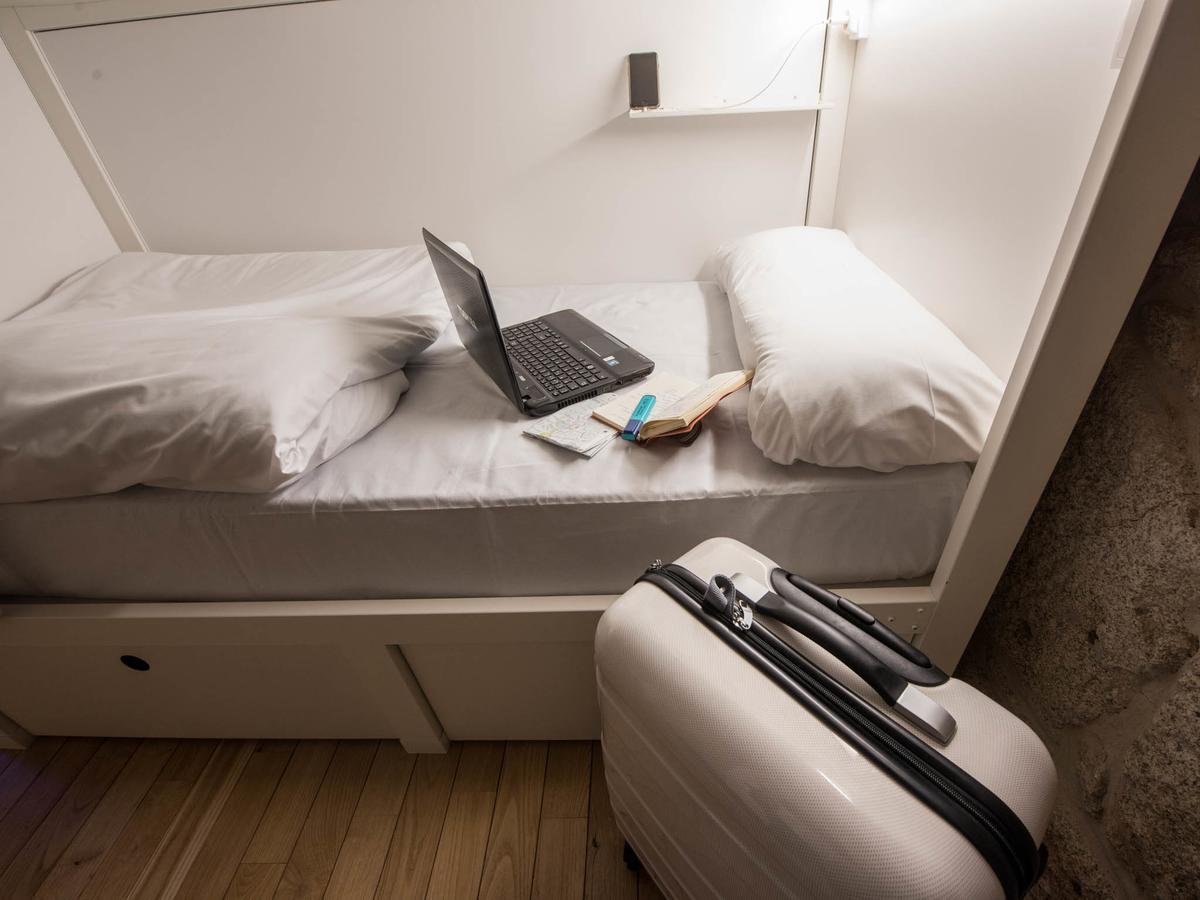 Bluesock Hostels Πόρτο Εξωτερικό φωτογραφία A capsule hotel room