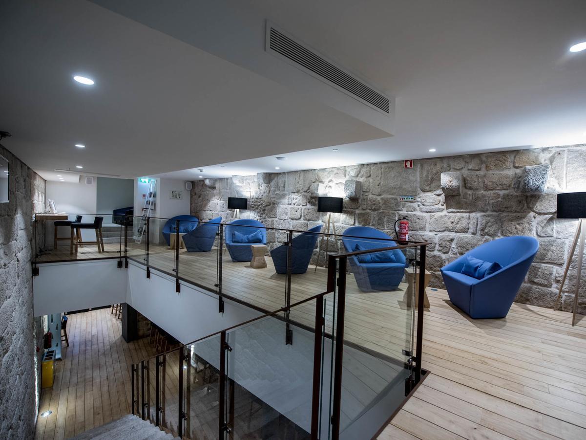 Bluesock Hostels Πόρτο Εξωτερικό φωτογραφία The lounge at the airport