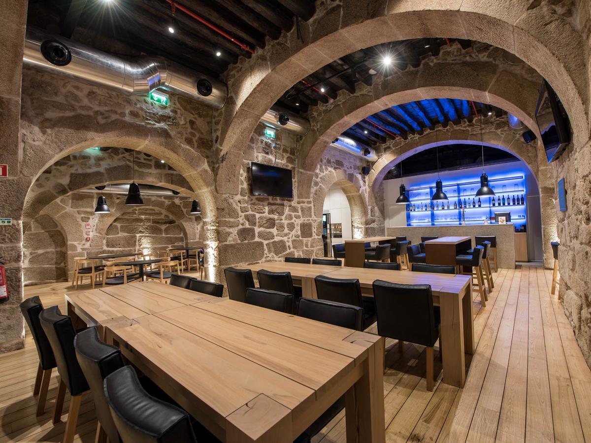 Bluesock Hostels Πόρτο Εξωτερικό φωτογραφία Restaurant interior