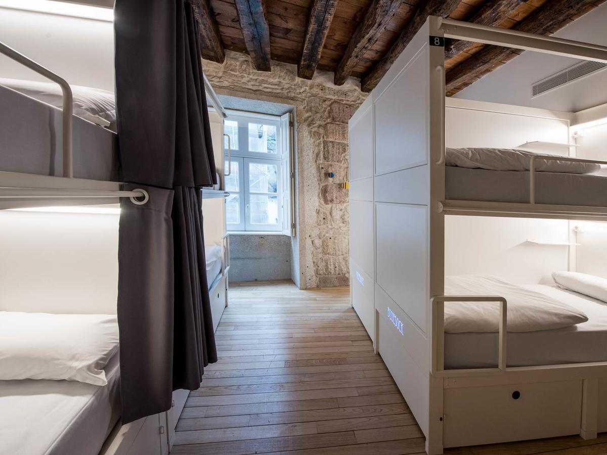 Bluesock Hostels Πόρτο Εξωτερικό φωτογραφία Hostel room in Berlin